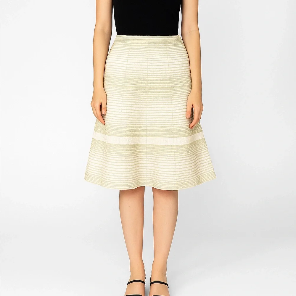 Club Monaco Women’s Skirt Size 6 A Line Embroidered 100% Cotton Textured Modest